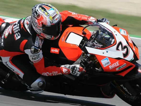 max biaggi apriliarsv4