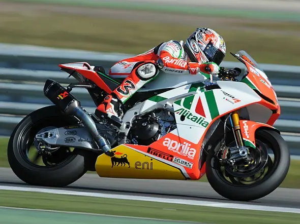 max biaggi rsv4assen2010