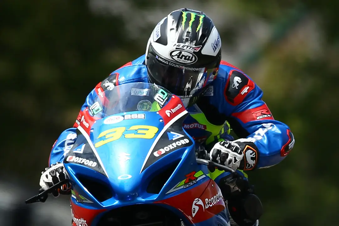 michael dunlop oulton park bsb 2017
