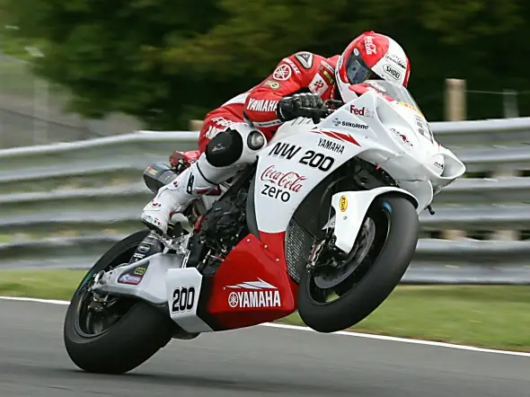 michael rutter wheeling yamaha r1 robmac
