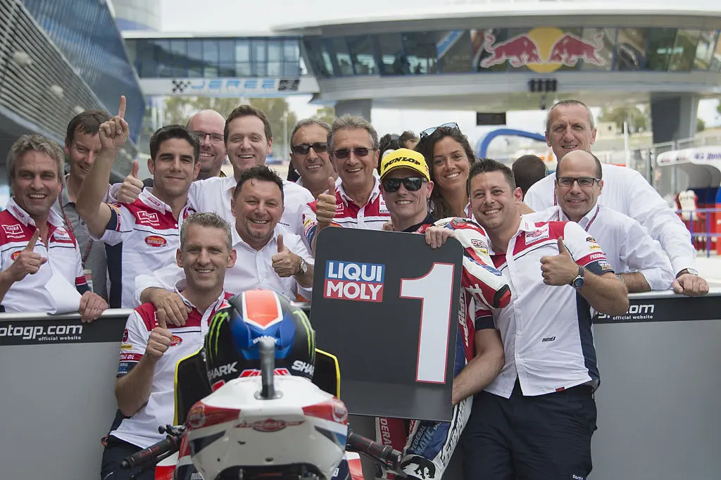moto2samlowes