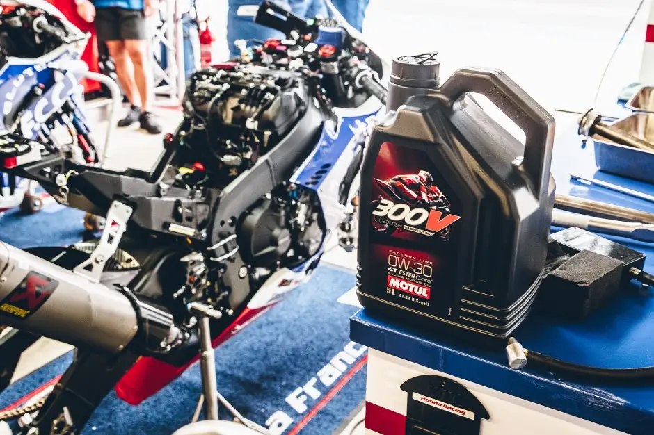 motul 300v 0w 30 honda hrc 2020