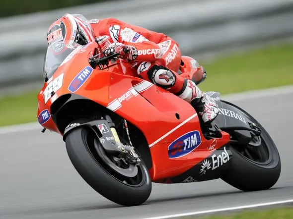 nicky hayden brno prove 1