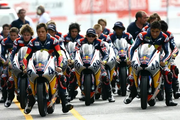 red bull rookies cup pitlane