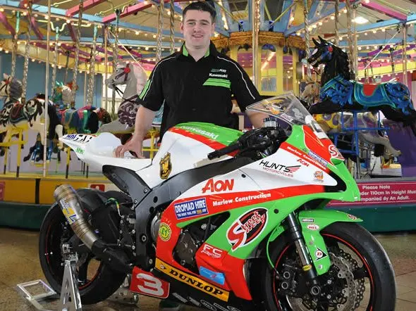 road racing 2011 michael dunlop kawasaki