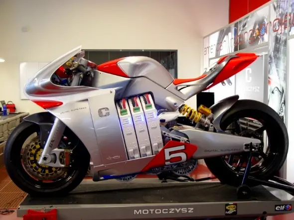 road racing motoczysz e1pc