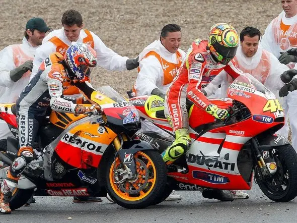 rossi stoner jerez crash 2