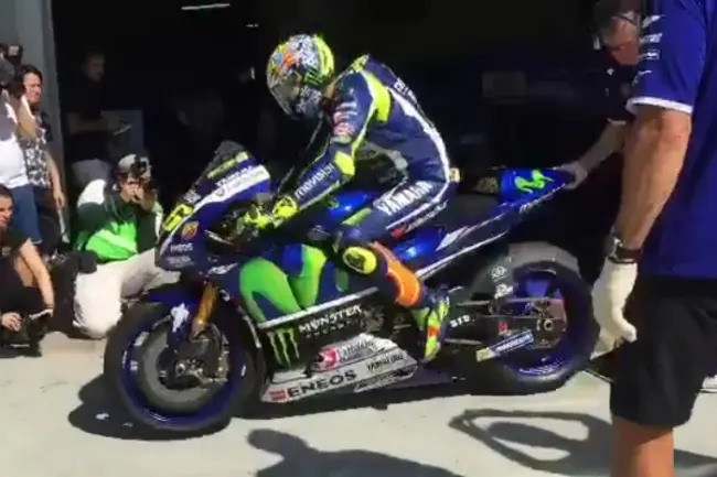 rossi test sepang day1 2016