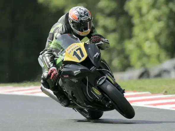 simon andrews pr racing oulton park 2011