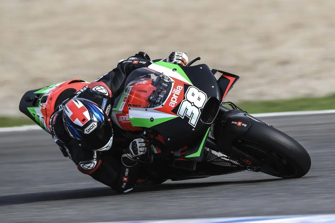 smith aprilia e1575299697884