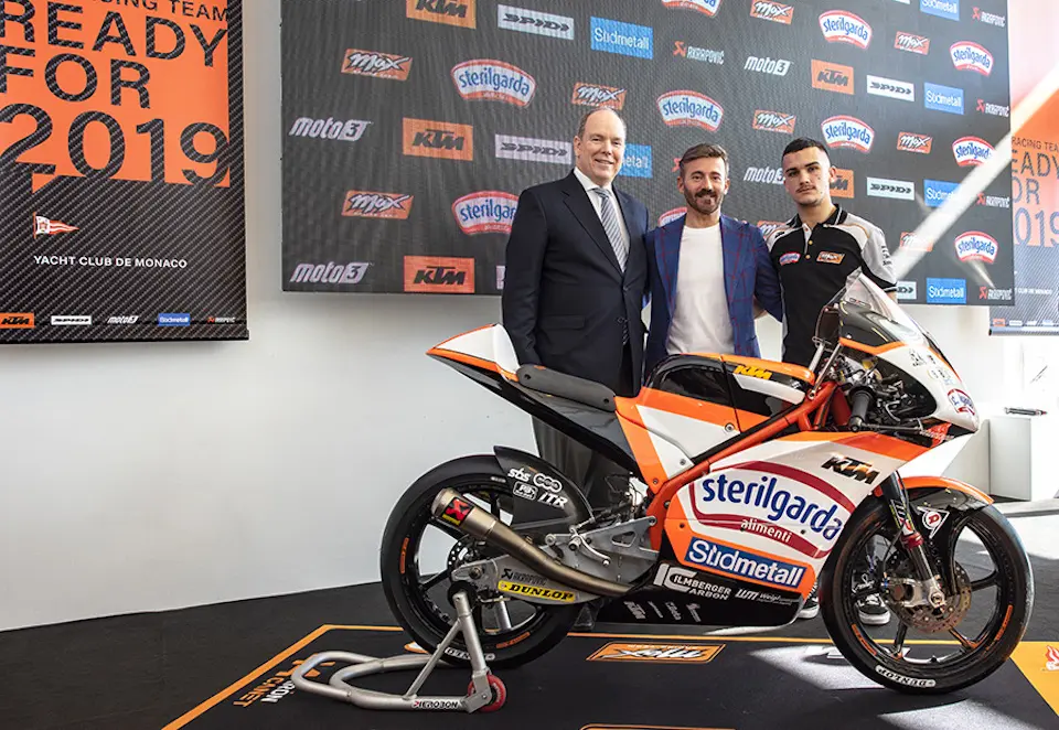 sterilgarda max racing team ready to debut in the moto3 world championship 01