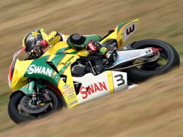 stuart easton swan honda snetterton