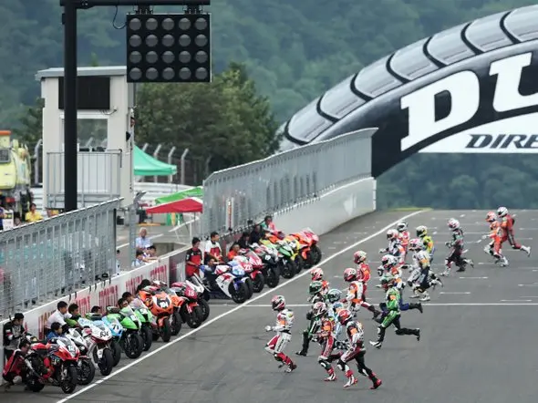 sugo 100 mile start 2013 jsb1000