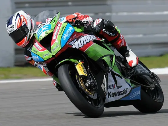 supersport brocparkes nurburgring 2010