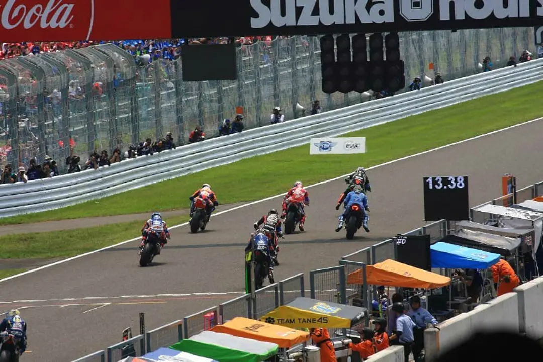 suzuka8hours 2019 start race