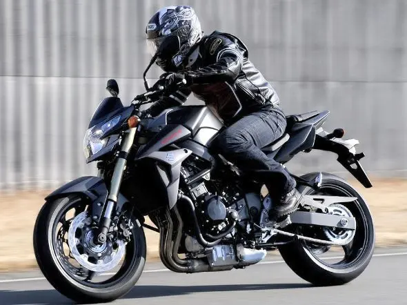 suzuki gsr 750 black mat 2