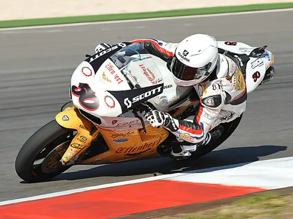 sylvain guintoli ducati portimao 2011
