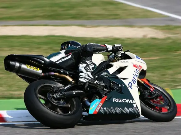 triumph be1 2010 daytona675