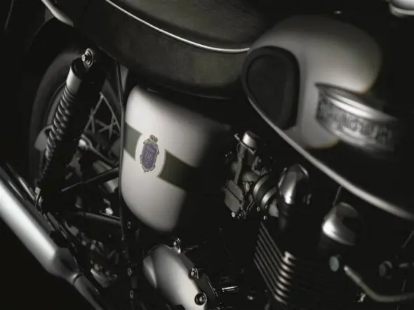 triumph bonneville t100 2