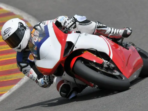 troy bayliss ducatimugello 2010