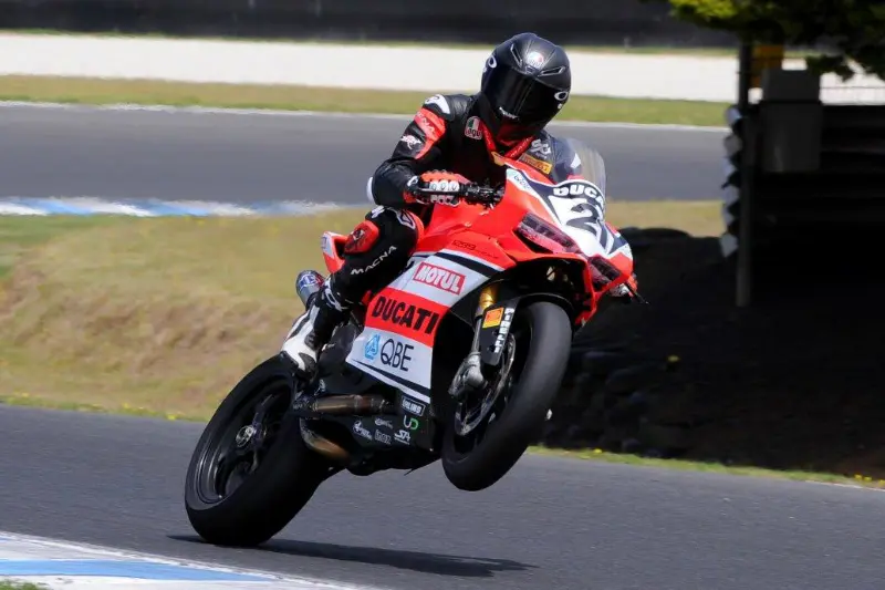 troy bayliss wheeling test asbk phillipisland