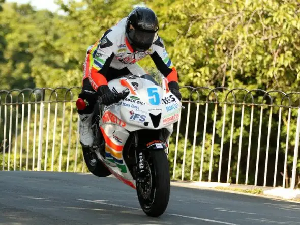 tt supersport 2011 race1 1