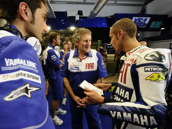 valentino rossi box losail 2009