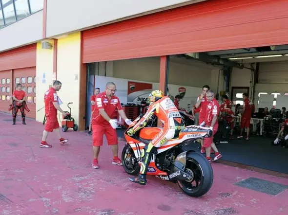 valentino rossi ducati mugello gp12 test