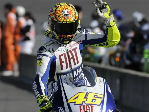 valentino rossi pitlane yamaha