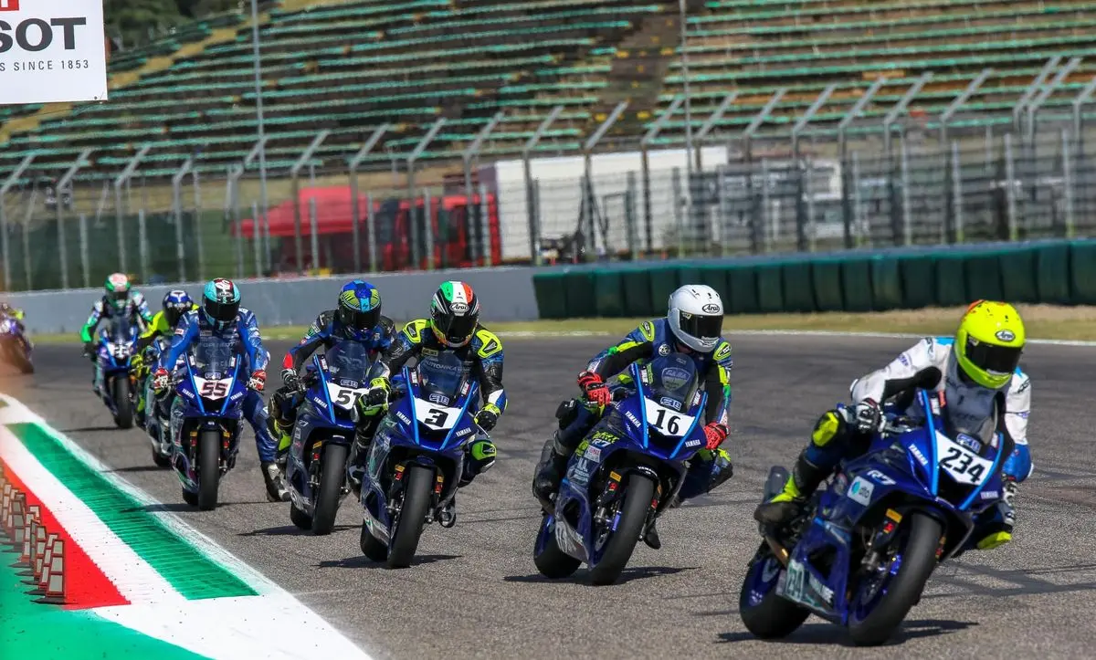 yamaha r7 cup risultato
