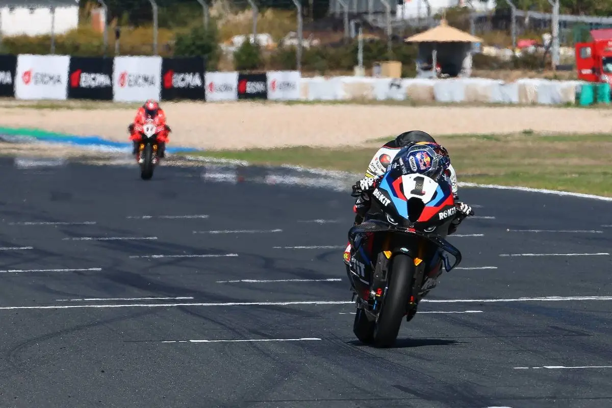 Toprak Razgatlioglu ha vinto la Superpole Race del Mondiale Superbike all'Estoril, Portogallo