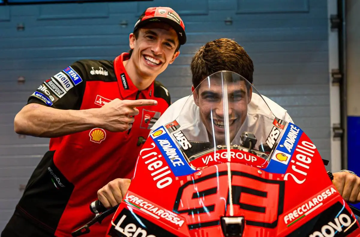 Carlos Alcaraz con Marc Marquez