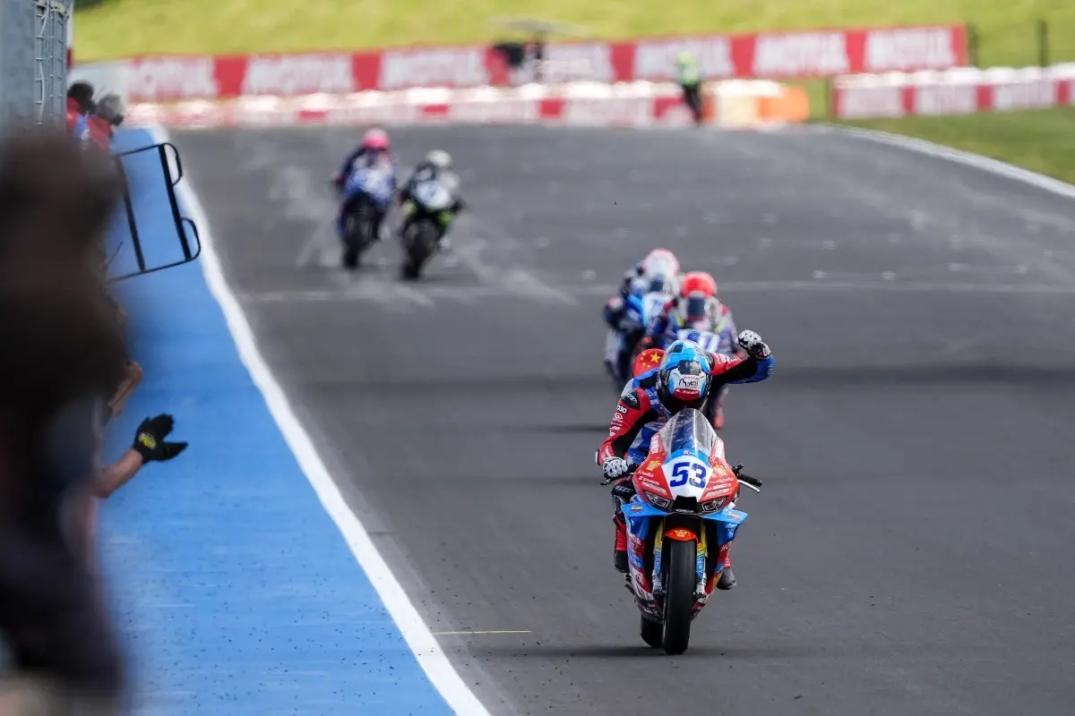 Supersport Most: Valentin Debise vince anche gara 2