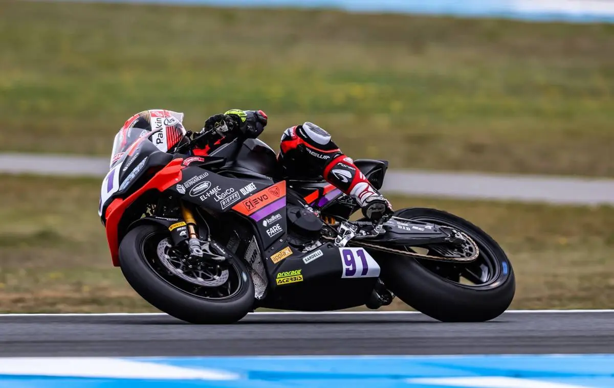 Matteo Vannucci punta al successo nel Mondiale Sportbike su Aprilia Revo M2