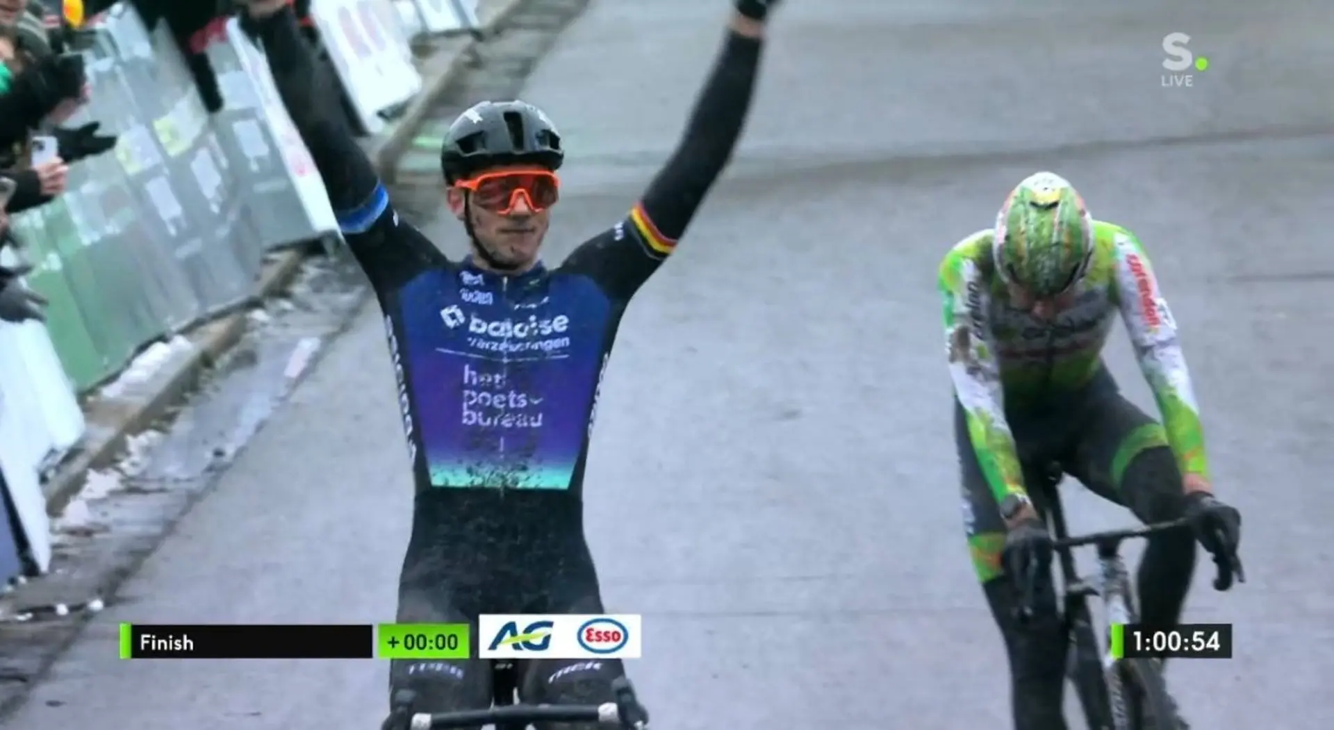 Thibau Nys wins the 2026 Belgian cyclocross national championships ahead of Emiel Verstrynge