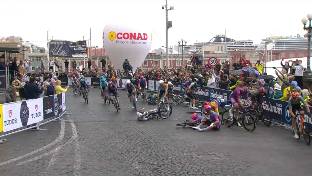 Massive crash in the final corner of stage 6 of the Giro d'Italia 2026