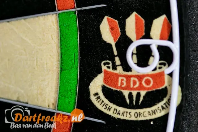 Algemeen dartbord op een dartbaan 57201