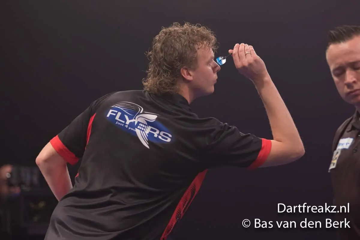 Richard Veenstra 10 12 2016 Bas van den Berk Finder Darts Masters 2016 0_15215