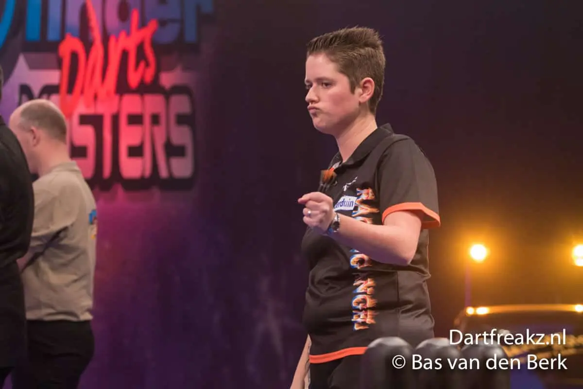 Sharon Prins 10 12 2016 Bas van den Berk Finder Darts Masters 2016 0 15143