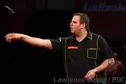 WLDDARTS RD1 LEWIS11