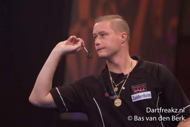 Wesley Harms 10 12 2016 Bas van den Berk Finder Darts Masters 2016 0 15224 e1543067788886