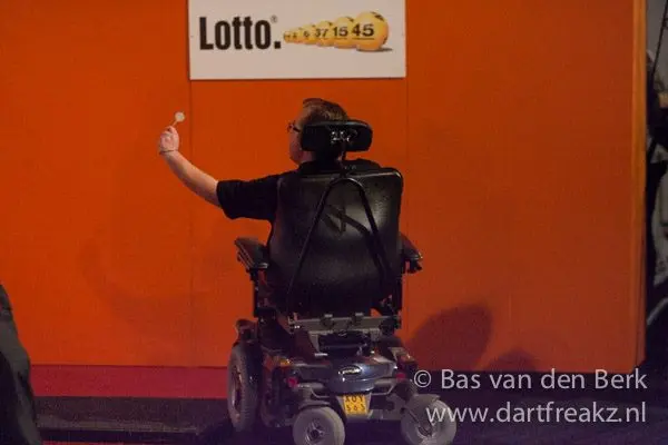 mindervaliden rolstoel darts