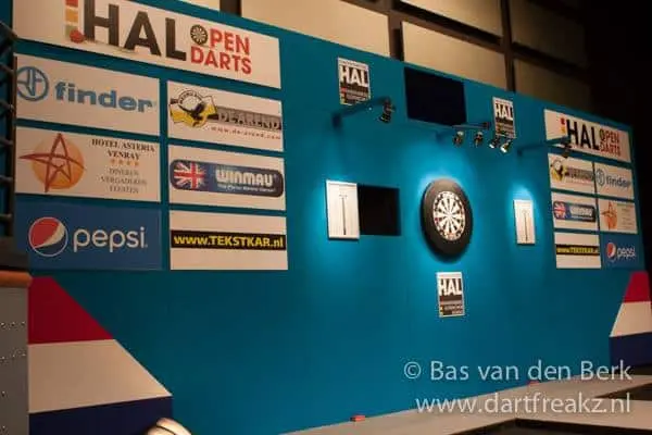podium hal open