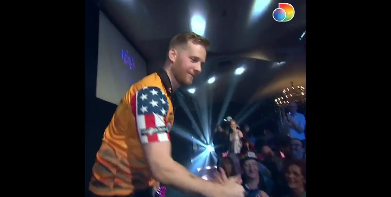 2022 04 05 23 19 40 Eurosport on Twitter  Here comes the Dutch Dragon 🇳🇱🐲 Quite the entrance fro