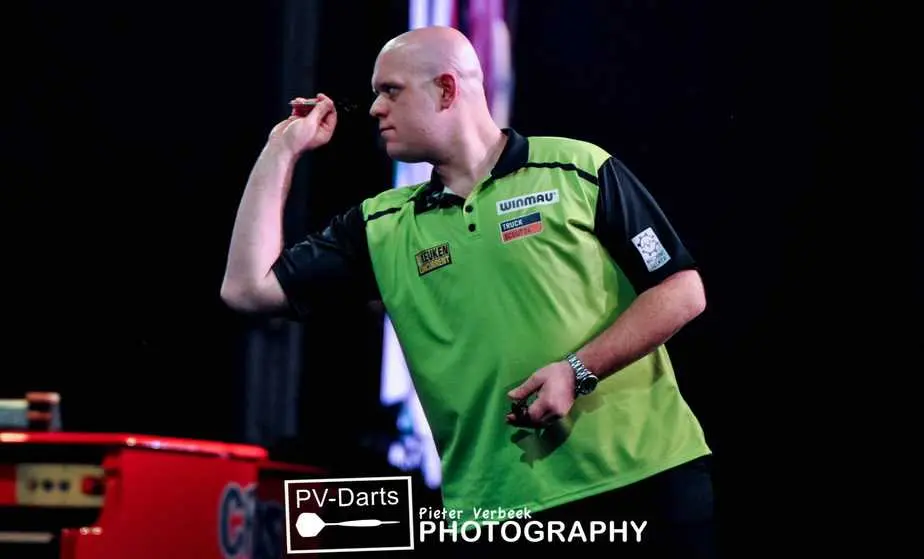 Michael van Gerwen 1 scaled