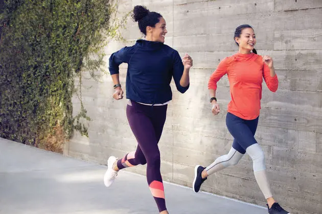 fitbit charge 3 lifestyle downtown running 9826