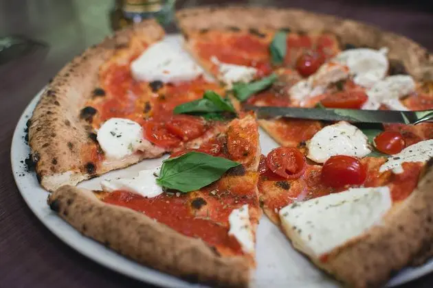 pizza dominos een klik