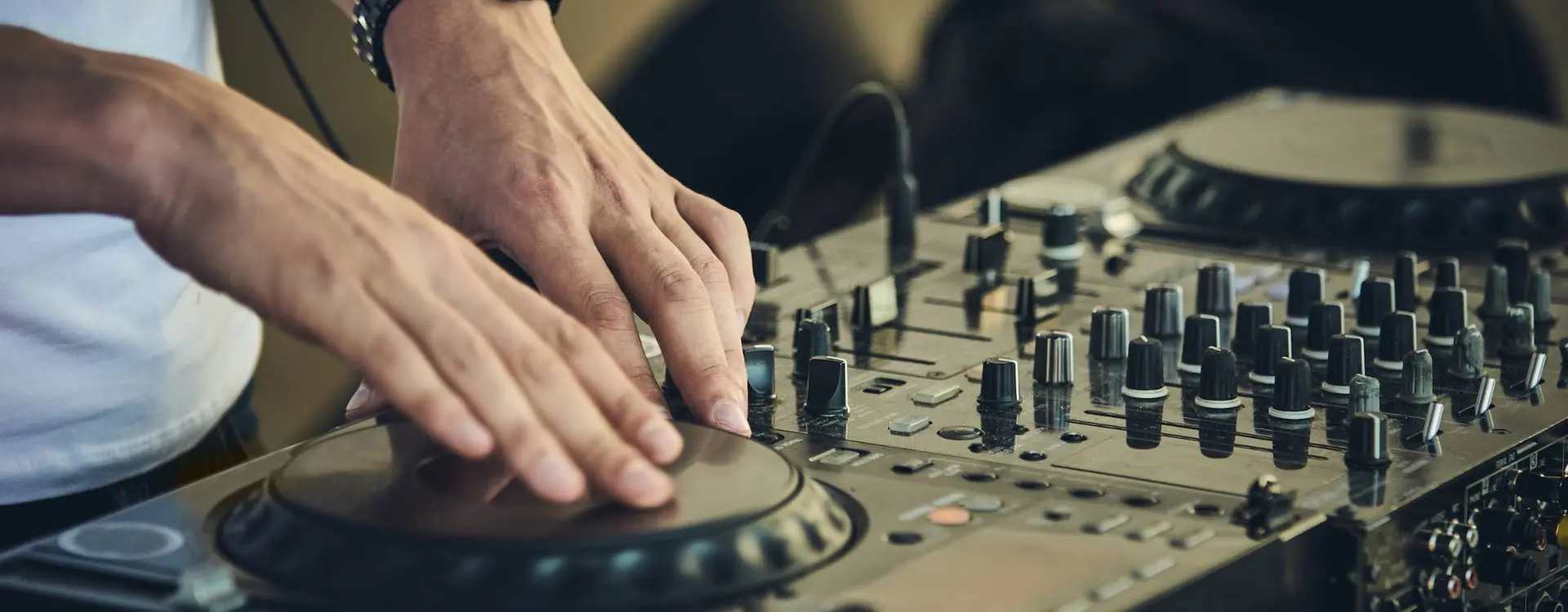 dj
