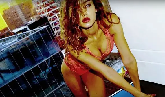 gigi hadid love advent 2016 3