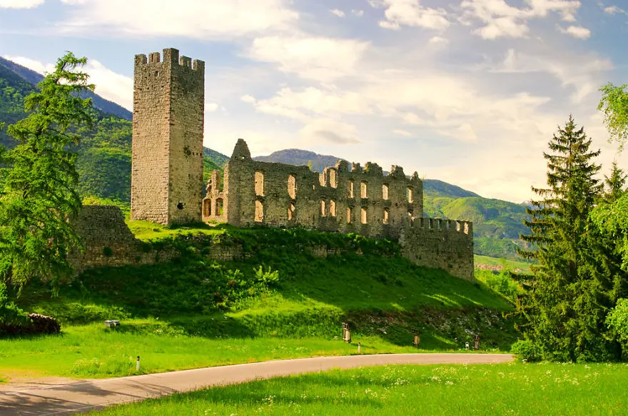 italy gives away free castles 11 591eb31ba6aa3 880